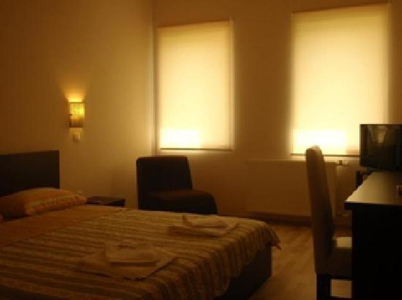 Hotel Aldi Cagllavice Bagian luar foto